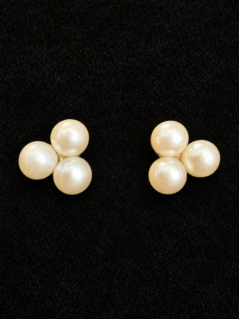 ⚜️ Japan Pearl Cluster Earrings | Vintage 1980s | Light on ears 💗